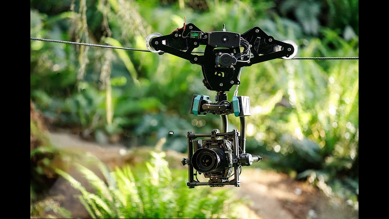 Filmer au-dessus du public : Cable Cam ou drone ?